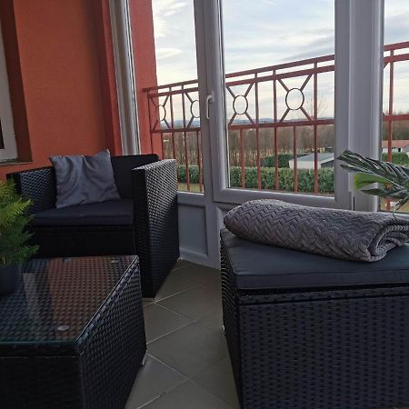 Europa 20 Apartman Buk Exterior foto